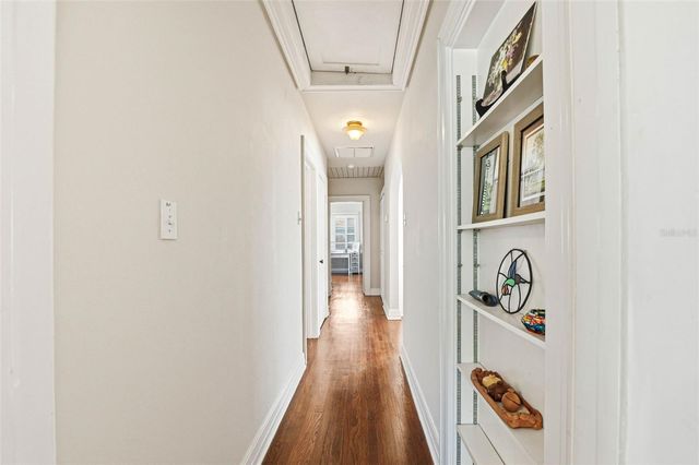 210 15TH AVENUE N, St Petersburg, FL 33704