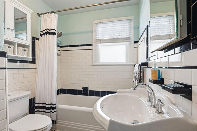 210 15TH AVENUE N, St Petersburg, FL 33704