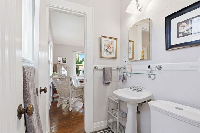 210 15TH AVENUE N, St Petersburg, FL 33704