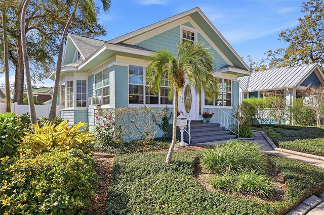 210 15TH AVENUE N, St Petersburg, FL 33704