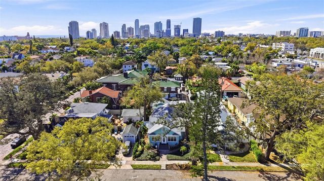 210 15TH AVENUE N, St Petersburg, FL 33704