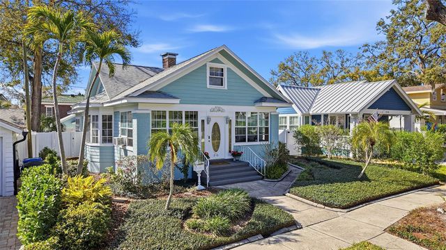 210 15TH AVENUE N, St Petersburg, FL 33704