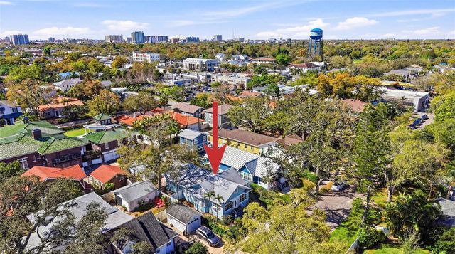 210 15TH AVENUE N, St Petersburg, FL 33704