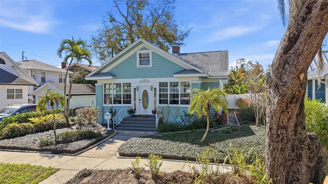 210 15TH AVENUE N, St Petersburg, FL 33704