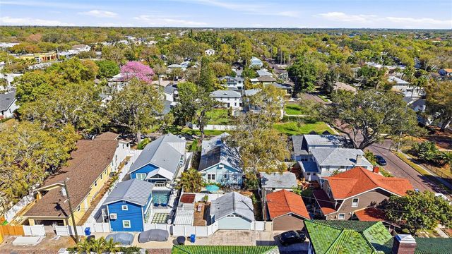 210 15TH AVENUE N, St Petersburg, FL 33704