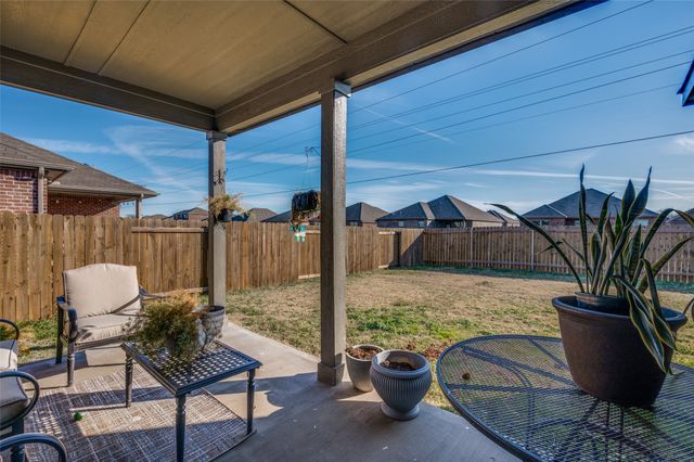 1037 Mcdonald Drive, Crowley, TX 76036