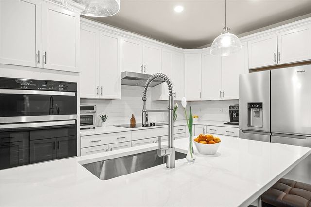 300 Martins Landing 103, North Reading, MA 01864