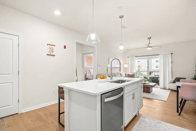 300 Martins Landing 103, North Reading, MA 01864