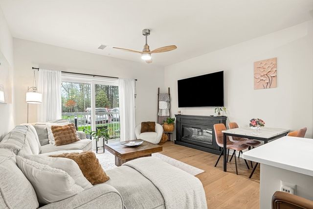 300 Martins Landing 103, North Reading, MA 01864