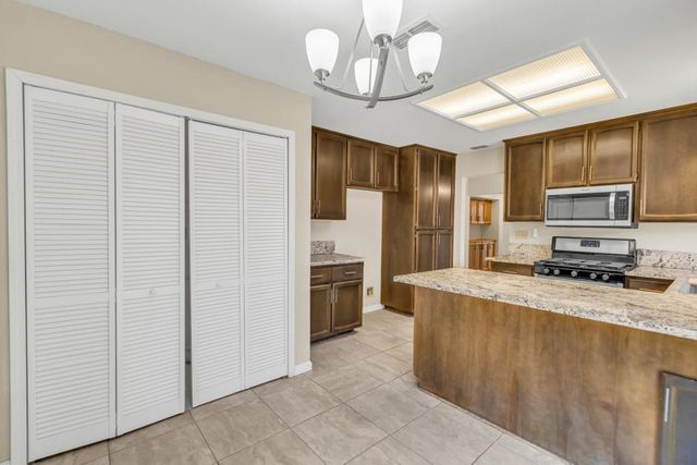 8200 Northam Dr, Antelope, CA 95843