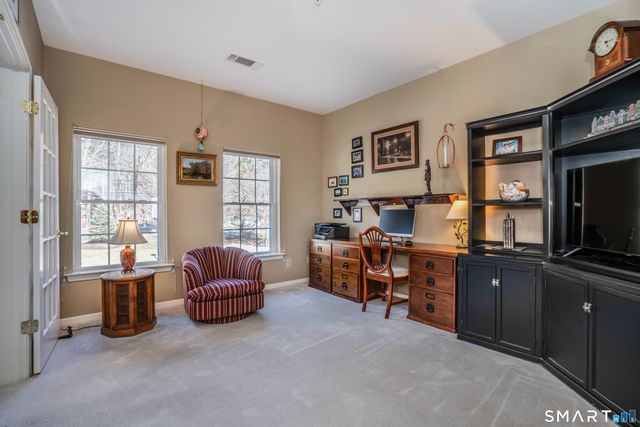 1 West Street 219, Simsbury, CT 06070