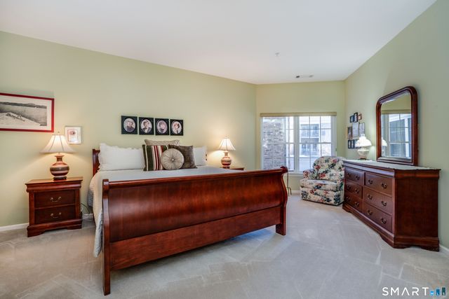 1 West Street 219, Simsbury, CT 06070