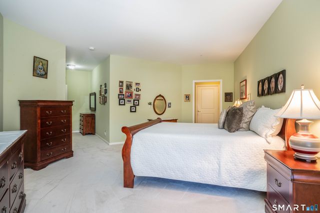 1 West Street 219, Simsbury, CT 06070