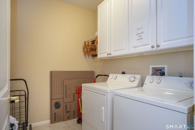 1 West Street 219, Simsbury, CT 06070