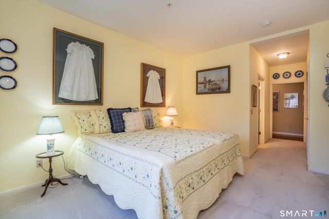 1 West Street 219, Simsbury, CT 06070