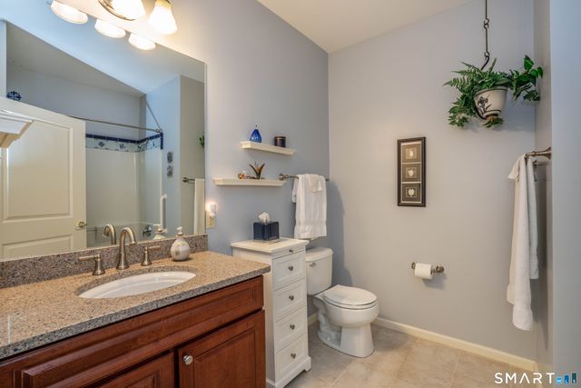 1 West Street 219, Simsbury, CT 06070