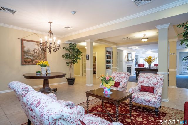 1 West Street 219, Simsbury, CT 06070