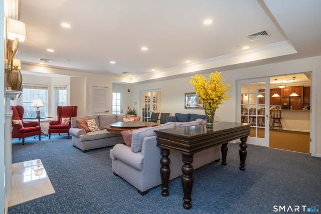 1 West Street 219, Simsbury, CT 06070