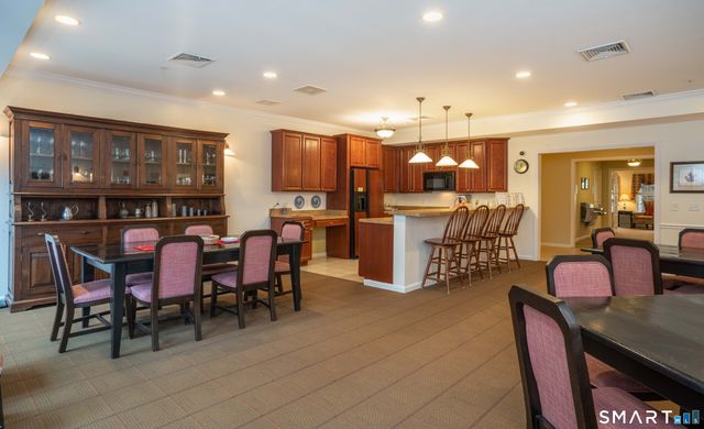 1 West Street 219, Simsbury, CT 06070