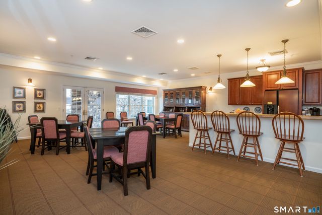 1 West Street 219, Simsbury, CT 06070