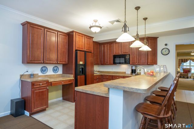 1 West Street 219, Simsbury, CT 06070