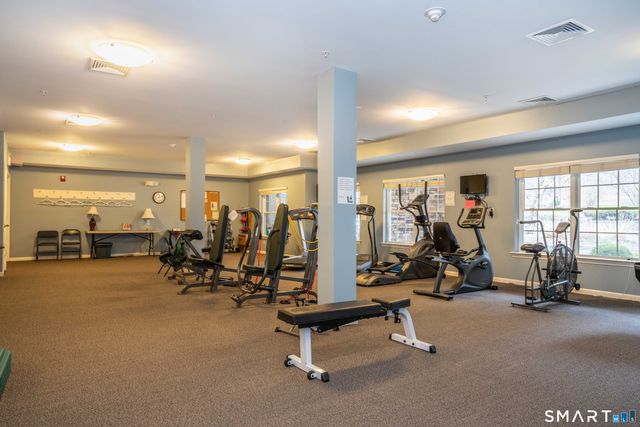 1 West Street 219, Simsbury, CT 06070