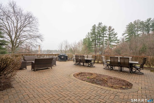 1 West Street 219, Simsbury, CT 06070