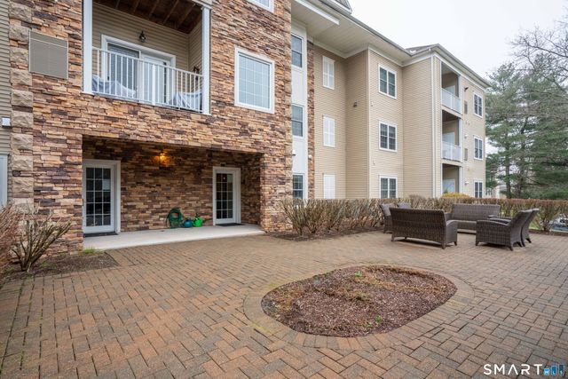 1 West Street 219, Simsbury, CT 06070