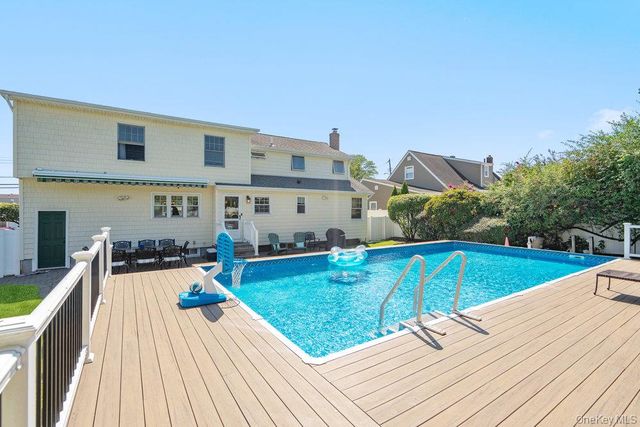 115 Lambert Avenue, Farmingdale, NY 11735