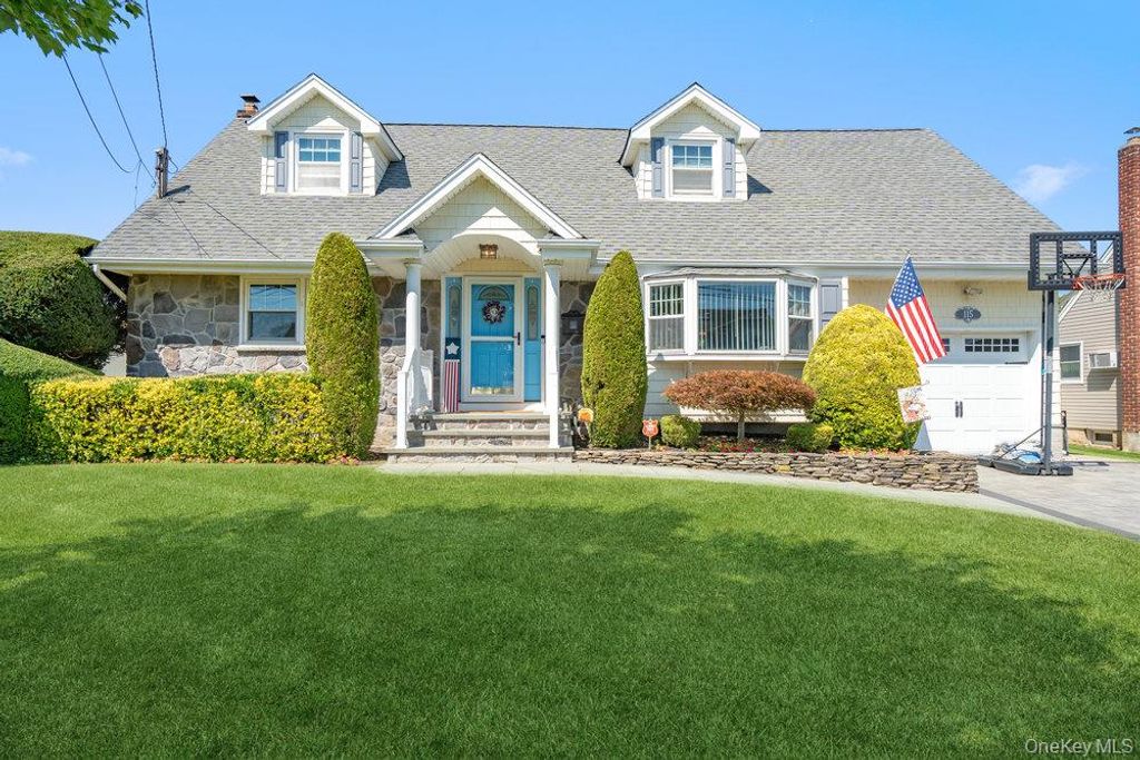 115 Lambert Avenue, Farmingdale, NY 11735