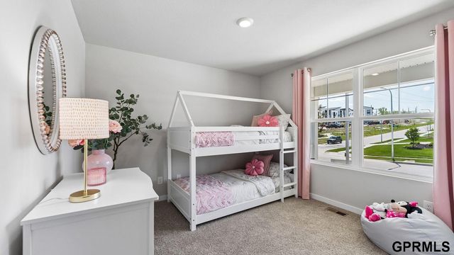 17001 Sheffield Street, Bennington, NE 68007