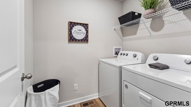 17001 Sheffield Street, Bennington, NE 68007