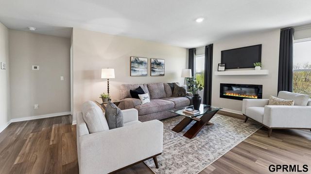 17001 Sheffield Street, Bennington, NE 68007