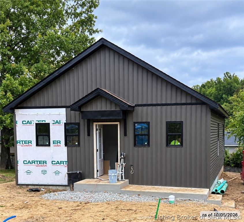 7006 Wilson Lane, Sellersburg, IN 47172