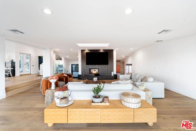 3541 Multiview Drive, Los Angeles, CA 90068