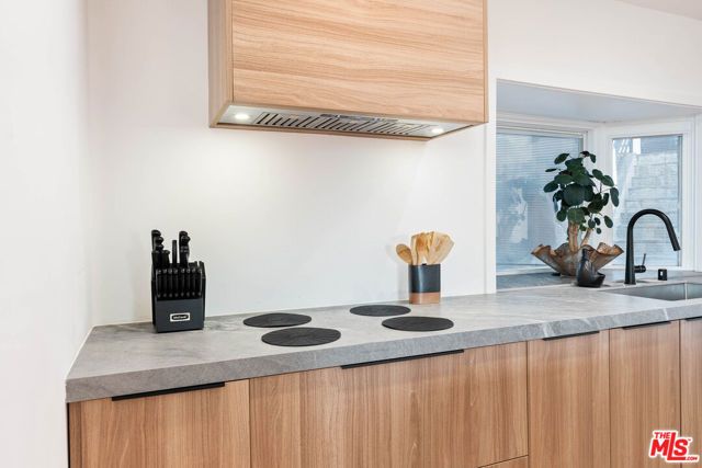 3541 Multiview Drive, Los Angeles, CA 90068