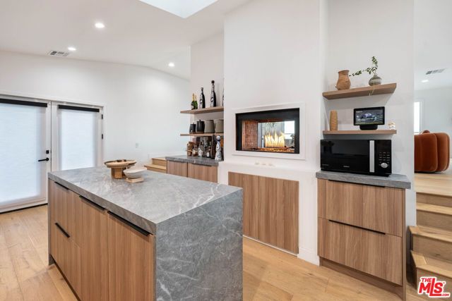 3541 Multiview Drive, Los Angeles, CA 90068