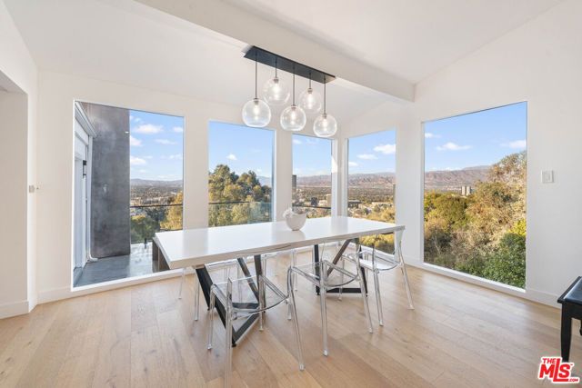 3541 Multiview Drive, Los Angeles, CA 90068