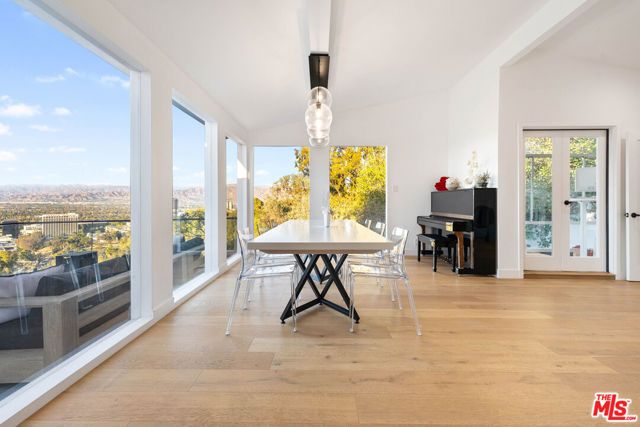 3541 Multiview Drive, Los Angeles, CA 90068