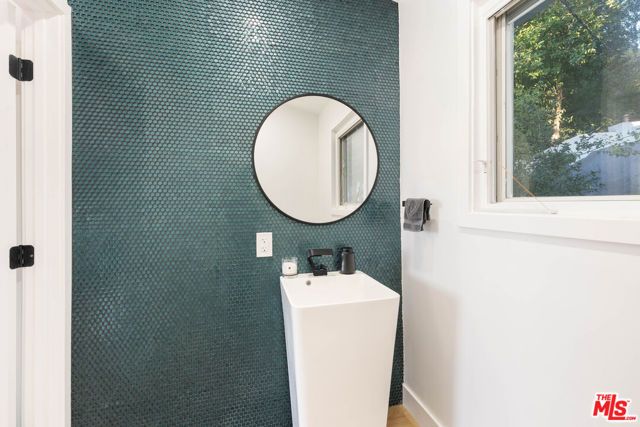 3541 Multiview Drive, Los Angeles, CA 90068