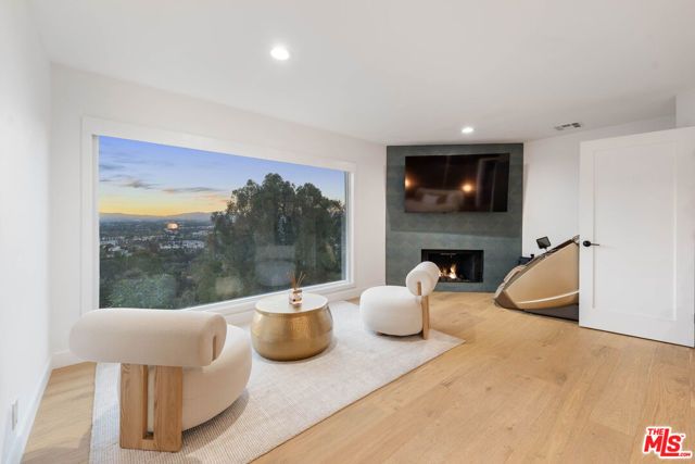 3541 Multiview Drive, Los Angeles, CA 90068