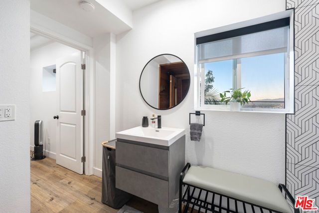 3541 Multiview Drive, Los Angeles, CA 90068