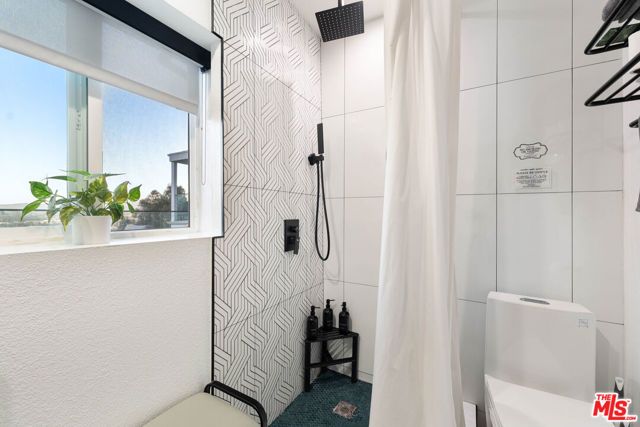 3541 Multiview Drive, Los Angeles, CA 90068