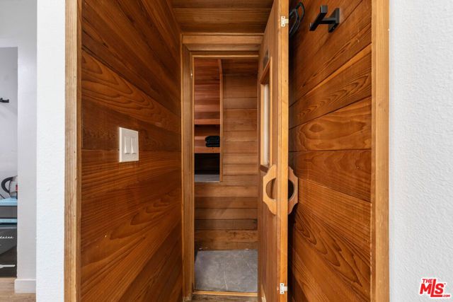 3541 Multiview Drive, Los Angeles, CA 90068