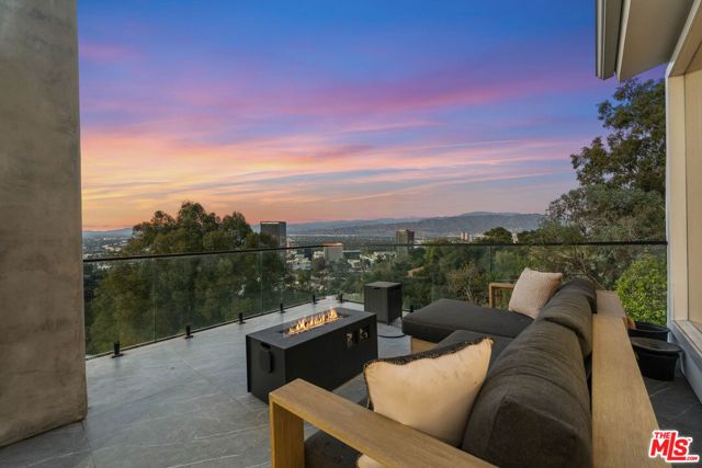 3541 Multiview Drive, Los Angeles, CA 90068