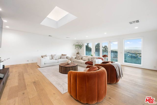 3541 Multiview Drive, Los Angeles, CA 90068