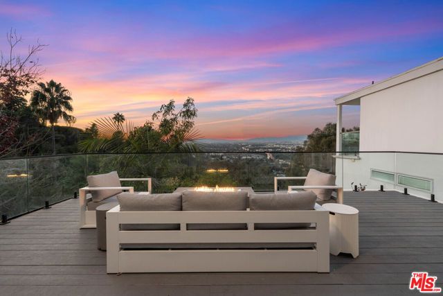 3541 Multiview Drive, Los Angeles, CA 90068