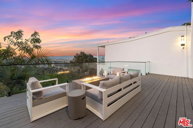 3541 Multiview Drive, Los Angeles, CA 90068