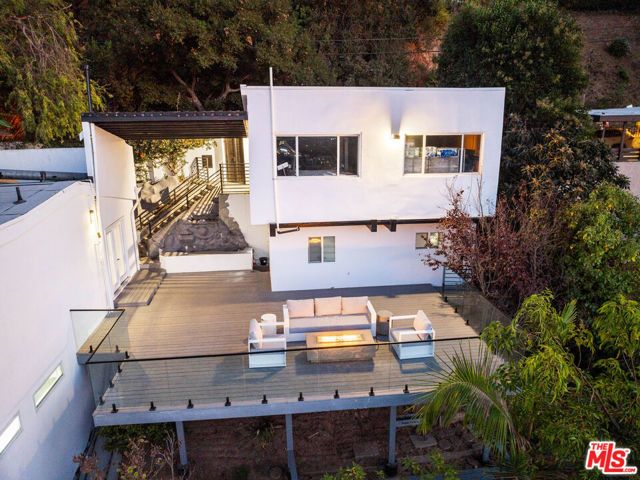 3541 Multiview Drive, Los Angeles, CA 90068