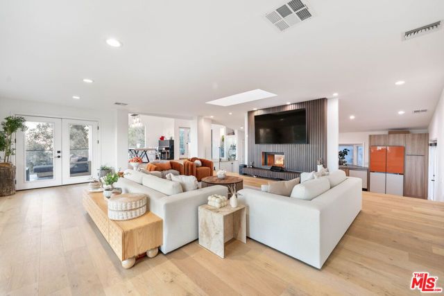 3541 Multiview Drive, Los Angeles, CA 90068